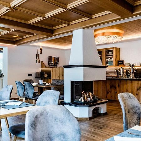 Garni Hotel And Apartments Wildbach Selva di Val Gardena Exterior foto