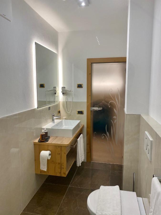 Garni Hotel And Apartments Wildbach Selva di Val Gardena Exterior foto