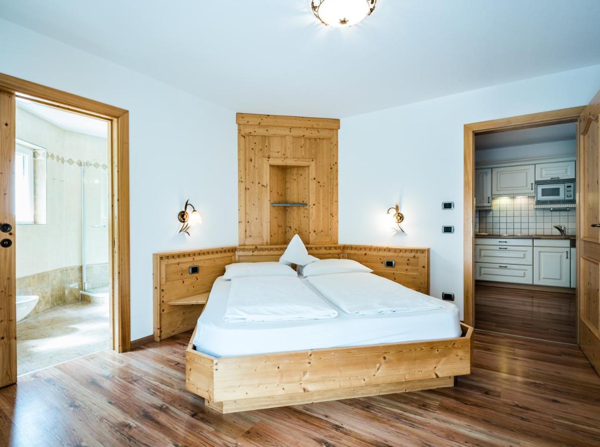 Garni Hotel And Apartments Wildbach Selva di Val Gardena Exterior foto