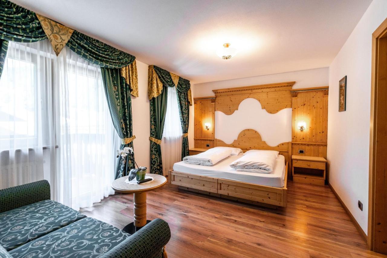 Garni Hotel And Apartments Wildbach Selva di Val Gardena Exterior foto