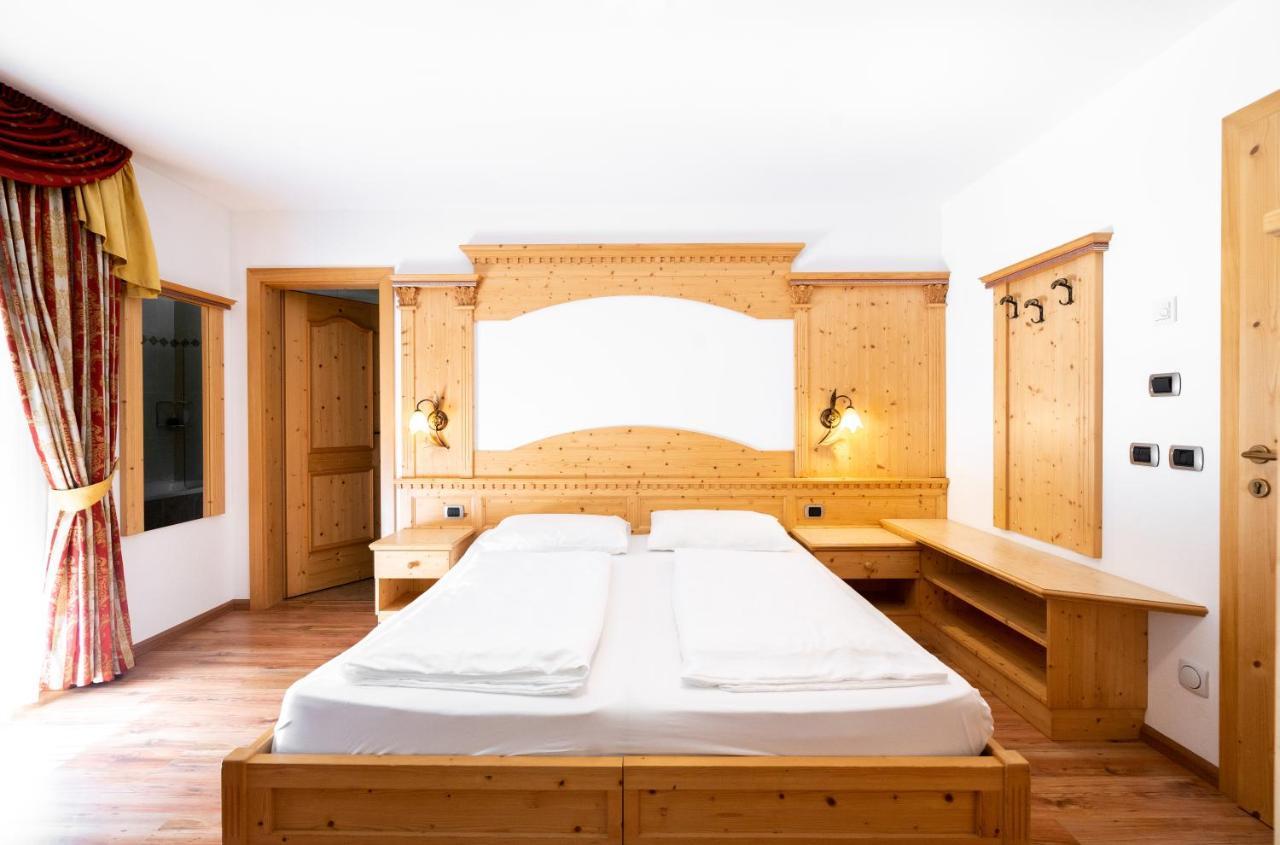 Garni Hotel And Apartments Wildbach Selva di Val Gardena Exterior foto