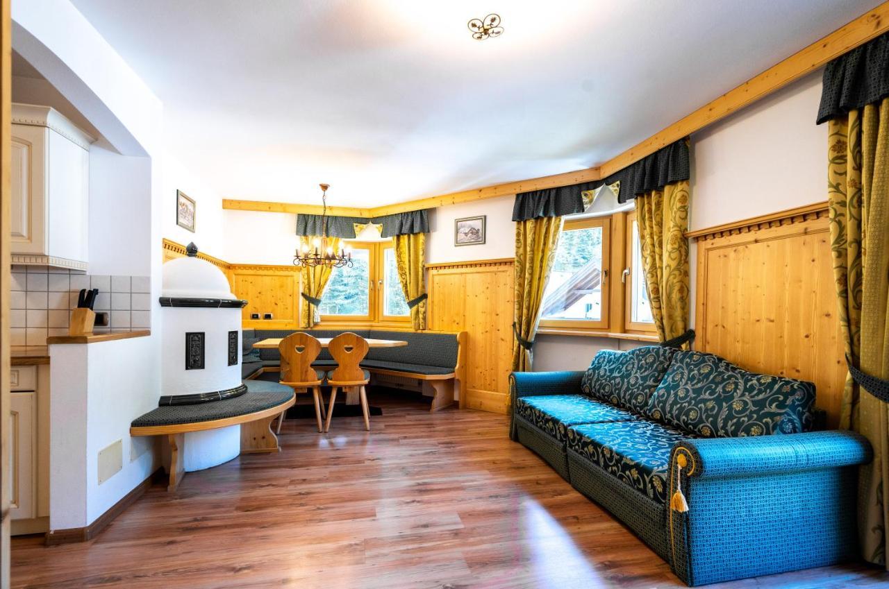 Garni Hotel And Apartments Wildbach Selva di Val Gardena Exterior foto