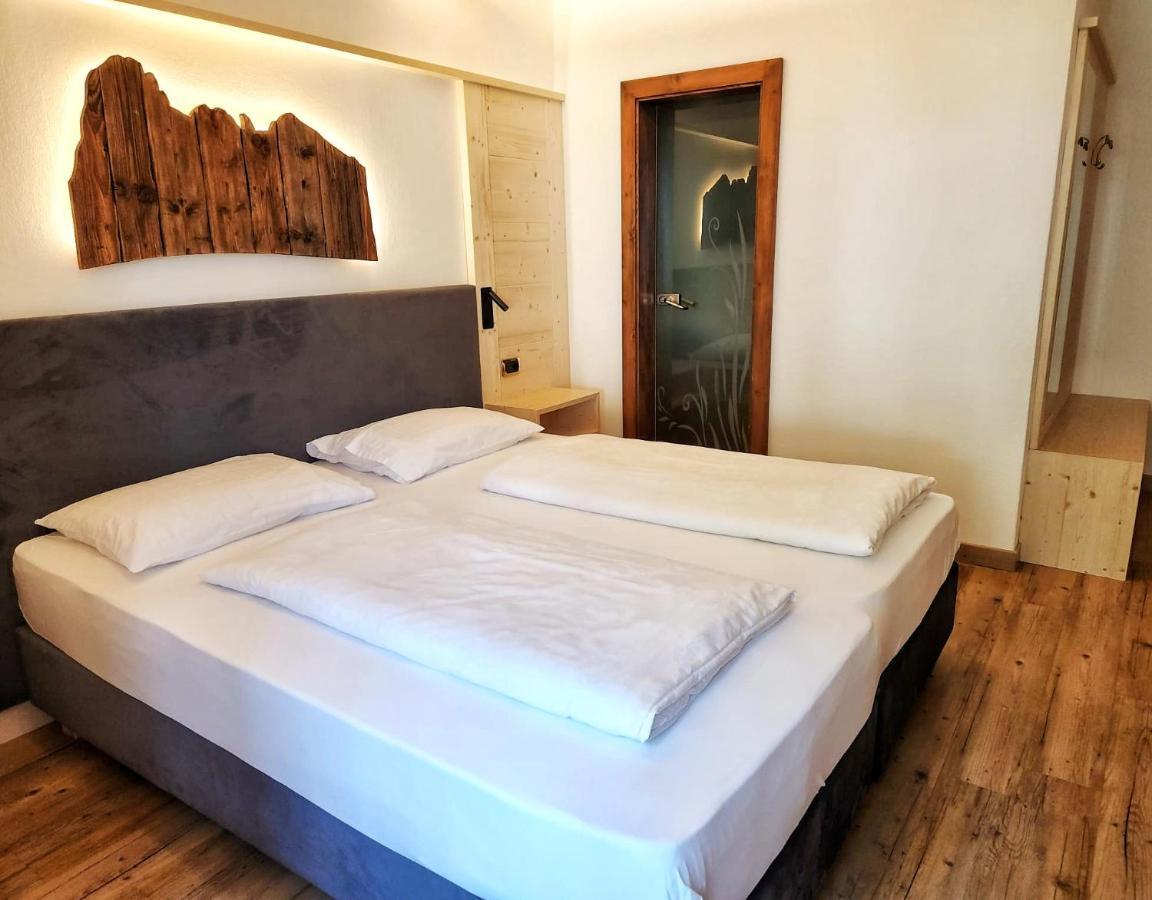 Garni Hotel And Apartments Wildbach Selva di Val Gardena Exterior foto